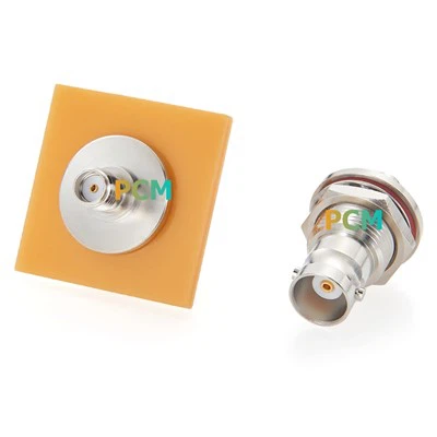 Adapter do montażu panelowego SMA na BNC